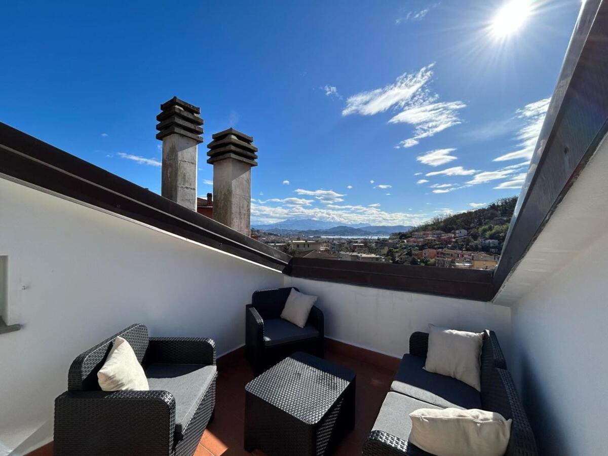 Casa Sarina Modern Apartment With City And Sea View Up To 6 Ppl Garage On Request لا سبيتسْيا المظهر الخارجي الصورة